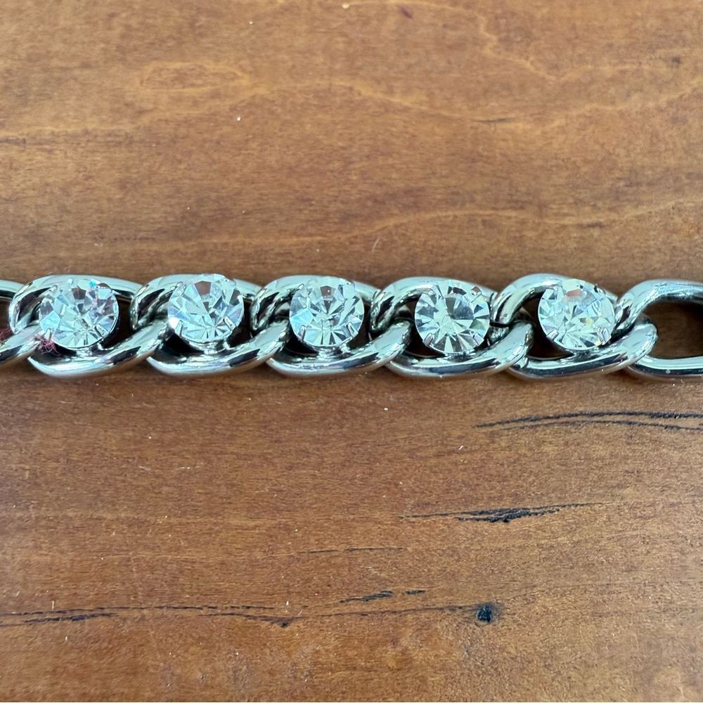 Cache Silver Rhinestone thick chain link Bracelet magnetic closure - Picture 4 of 6